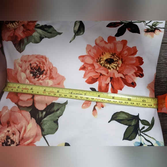 Beautiful floral midi dress - Picture 6 of 6